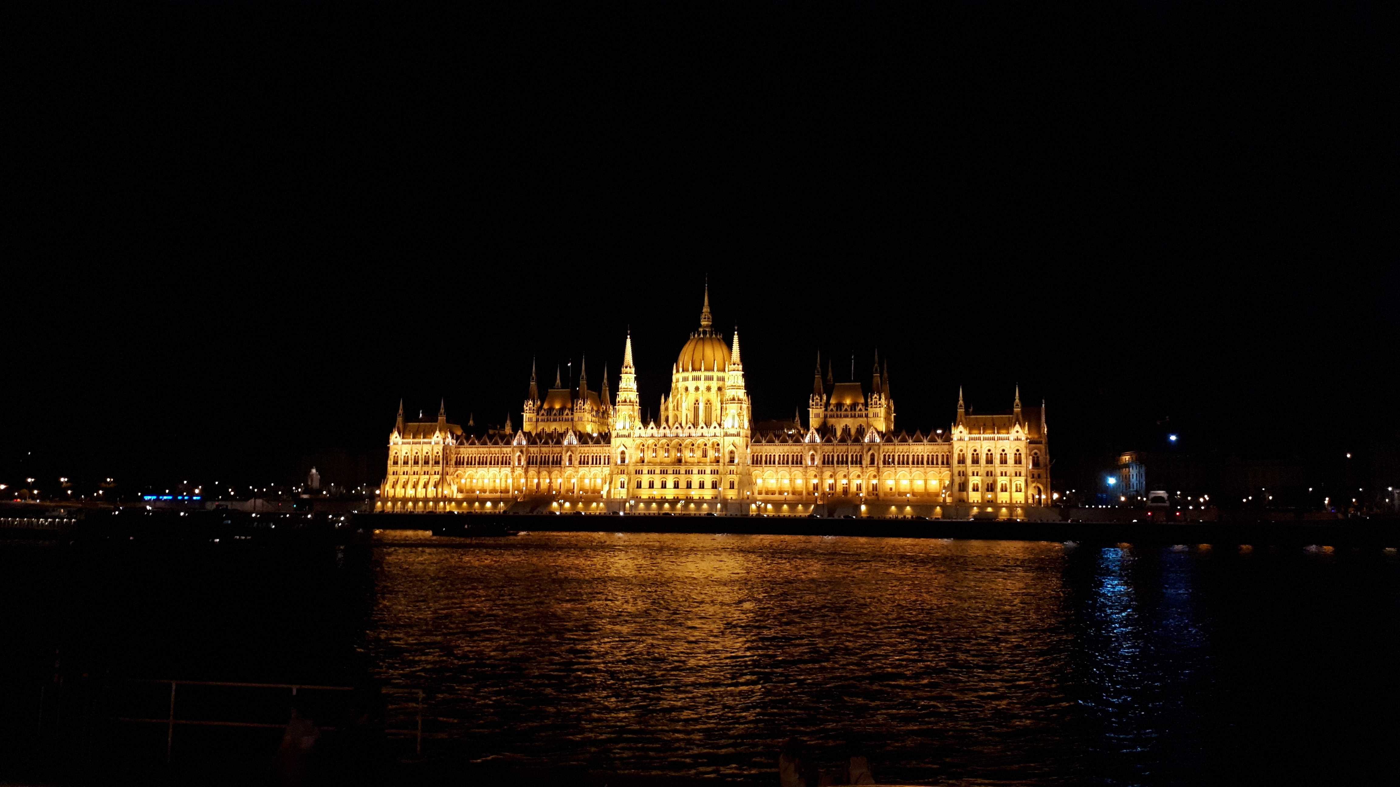 Budapestin parlamenttitalo